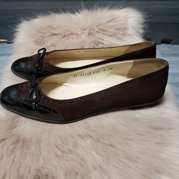 Salvatore Ferragamo Boutique wing tip flats - Picture 2 of 9